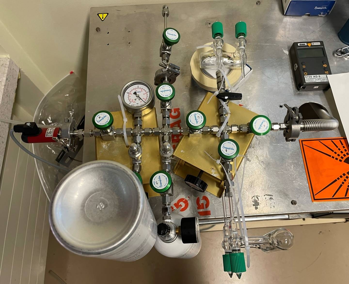 Système de transfert de gaz Xe radioactif développé par l'équipe HES-SO à au laboratoire de physique et de chimie nucléaires de l'HEPIA.